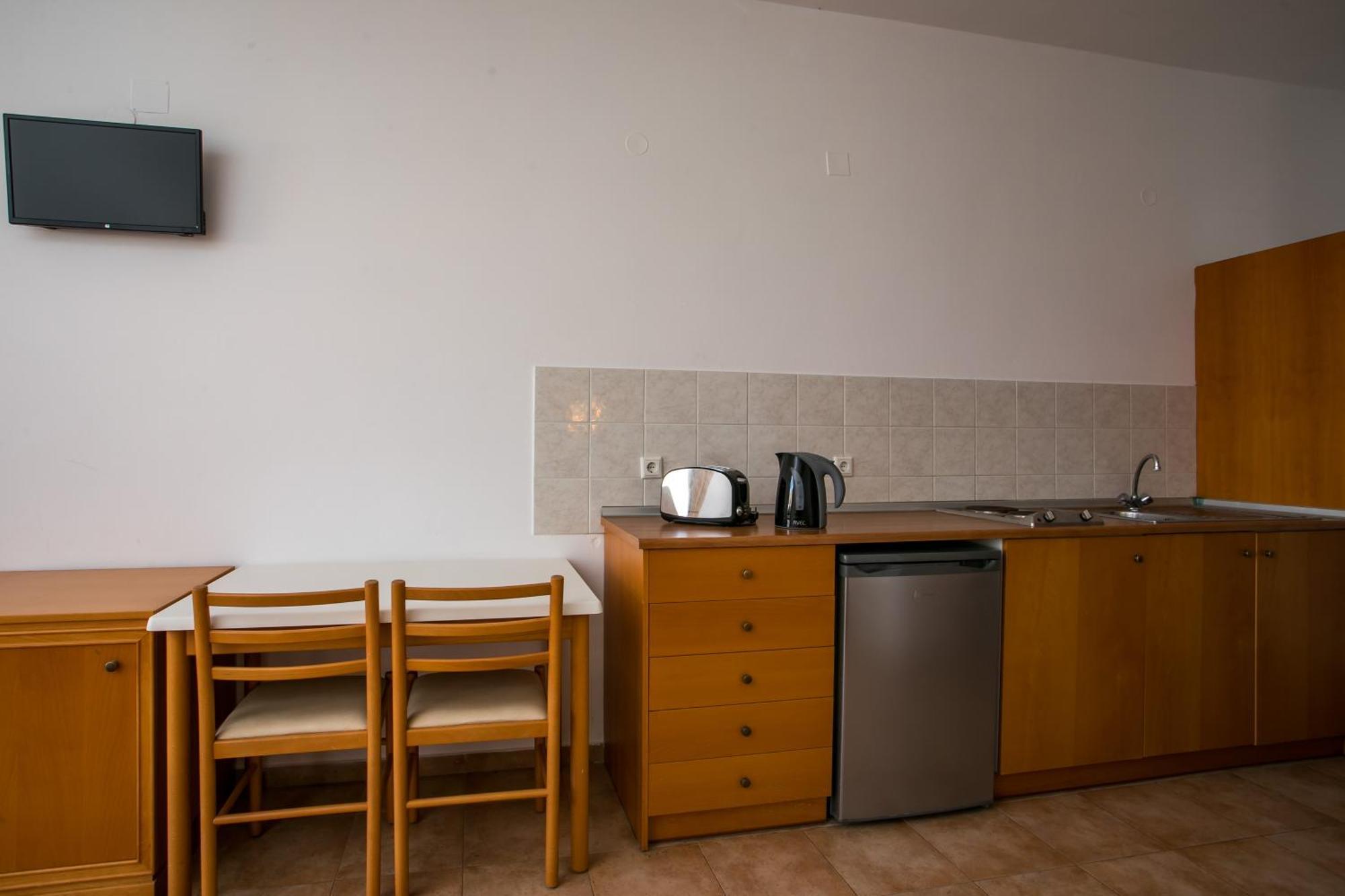 Lambis Studios & Apartments Λίνδος Εξωτερικό φωτογραφία
