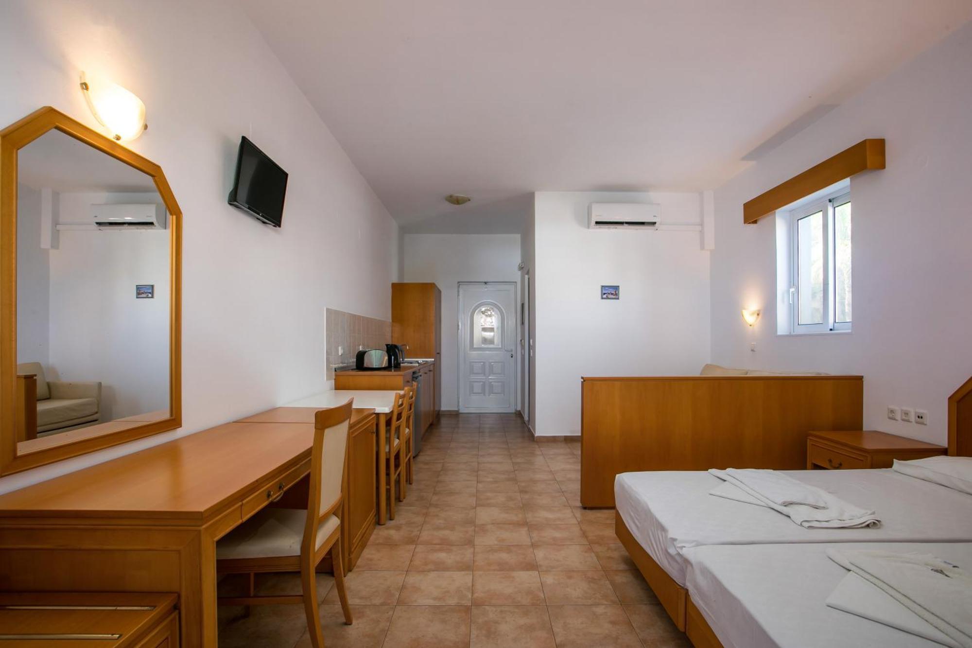 Lambis Studios & Apartments Λίνδος Εξωτερικό φωτογραφία