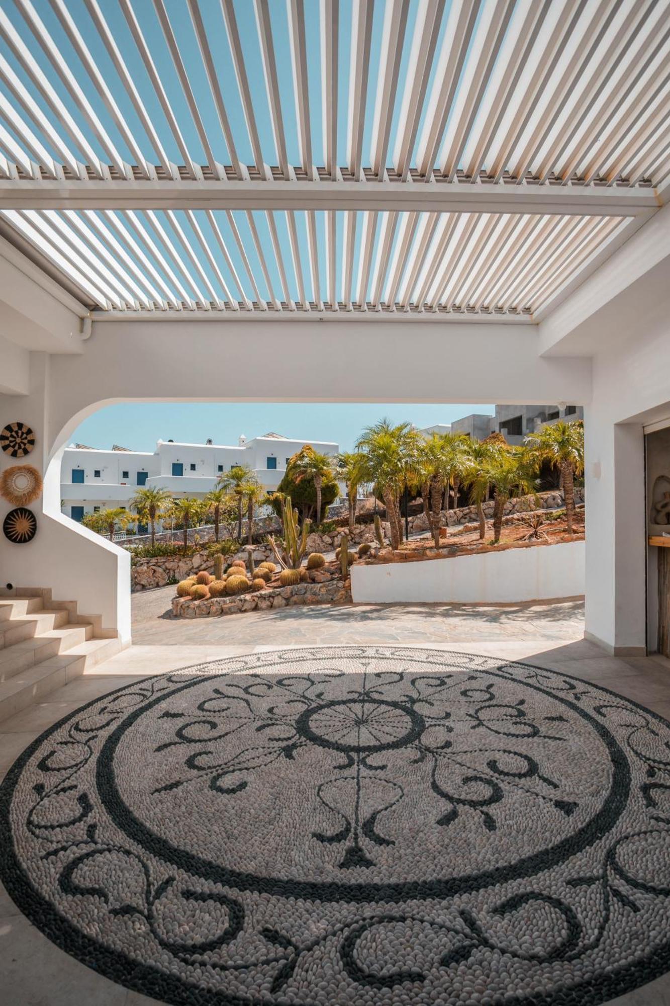 Lambis Studios & Apartments Λίνδος Εξωτερικό φωτογραφία
